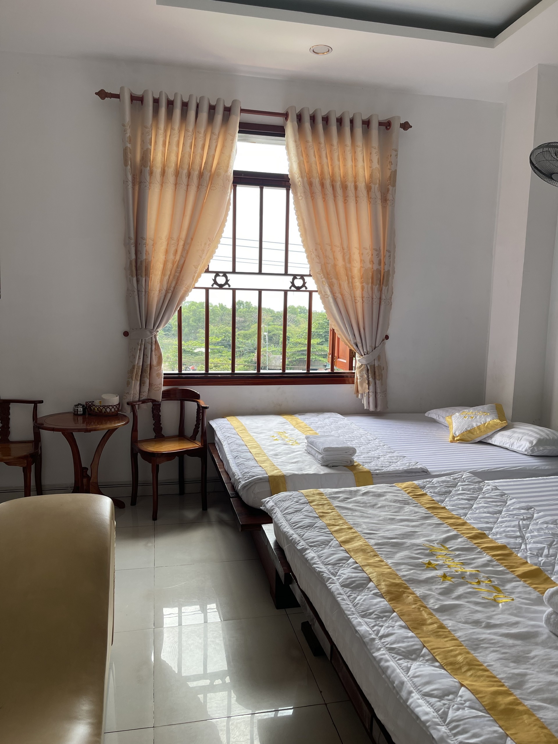 PHÒNG ĐÔI NGÀY ĐÊM