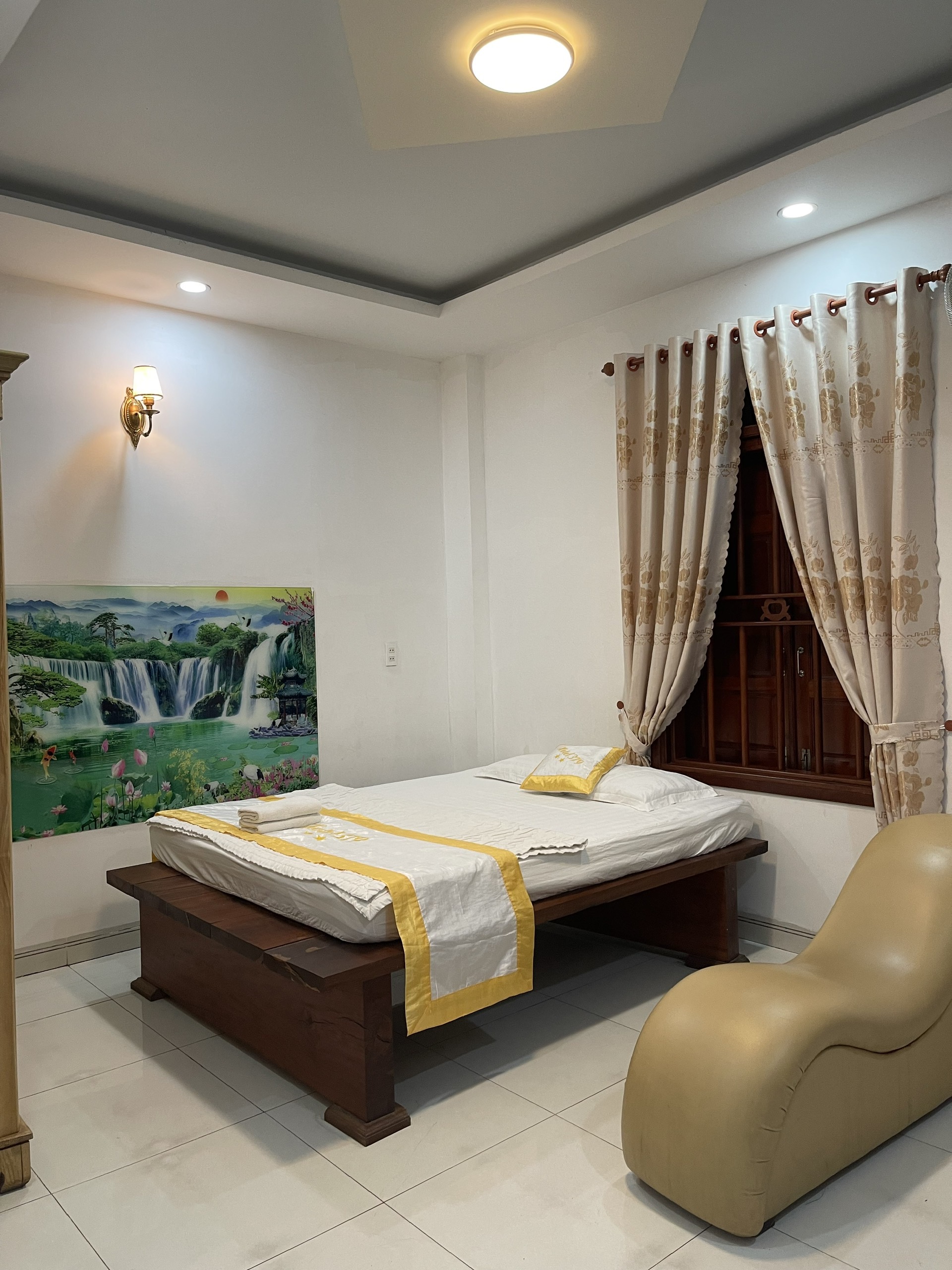 PHÒNG ĐƠN QUA ĐÊM